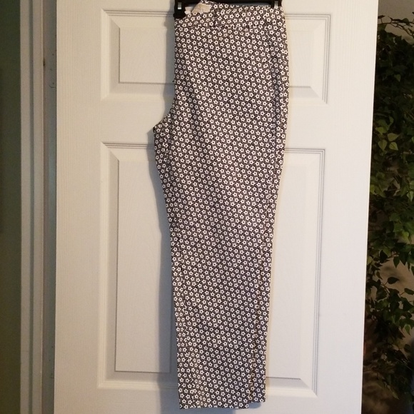 MK Pants - Picture 3 of 4